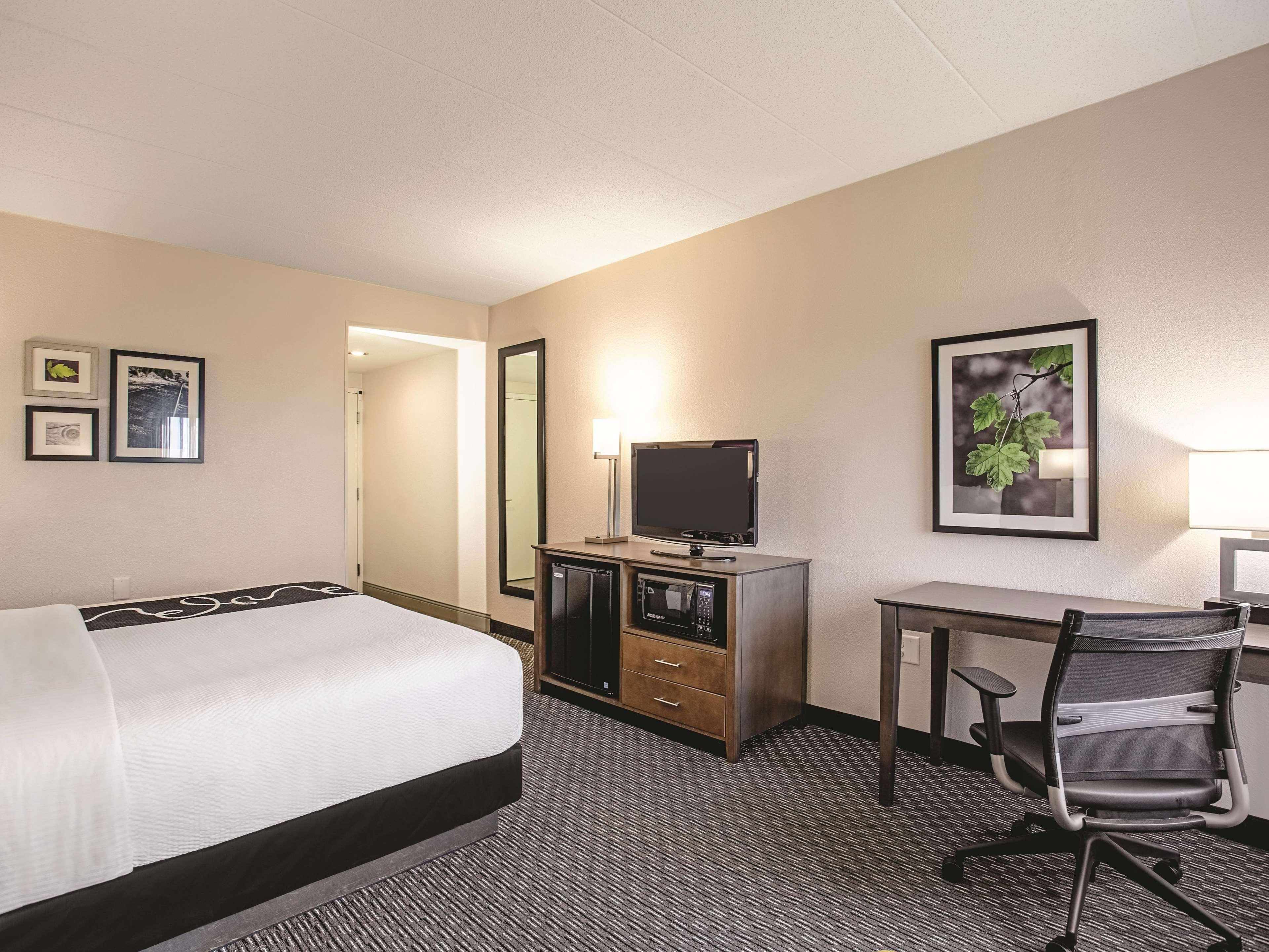 La Quinta By Wyndham Baltimore N / White Marsh Rosedale Exterior foto